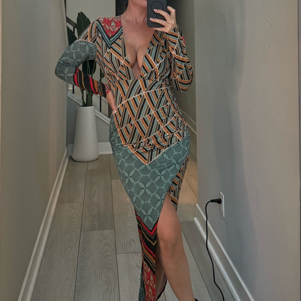 Geometric Patterned Long Sleeve Dress